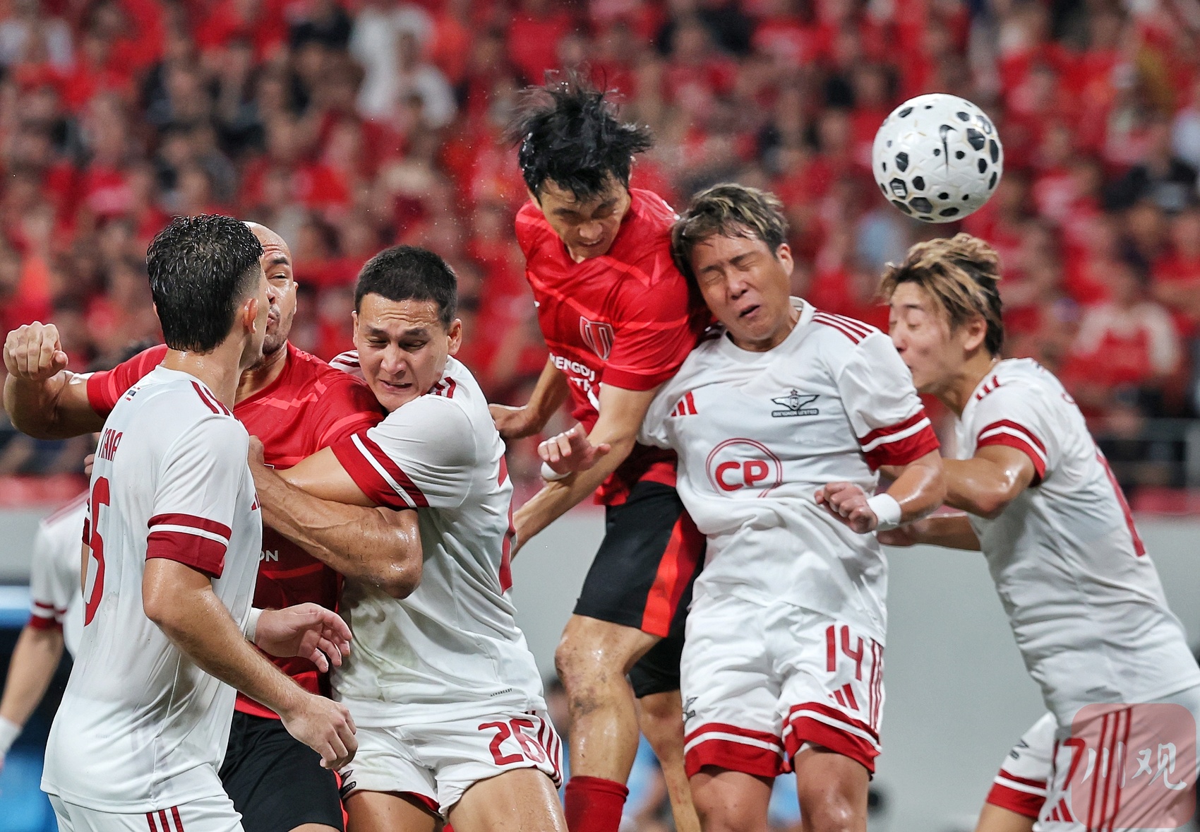 赛地聚焦：亚冠国际比赛日热度飙升，成都蓉城伤情更新，媒体盛赞，更衣室氛围转暖的简单介绍-爱游戏app官网